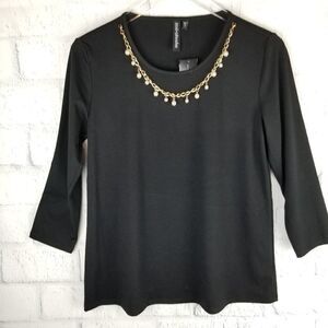 NWT. ZOE and PHOEBE Necklace Knit Top. Size S.